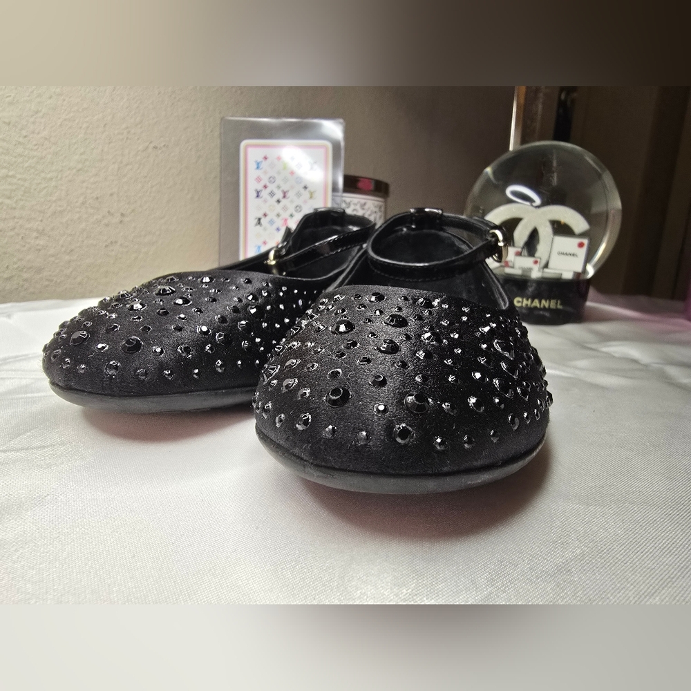Beautiful Gucci Girls Bejeweled Flats! - Picture 8 of 10